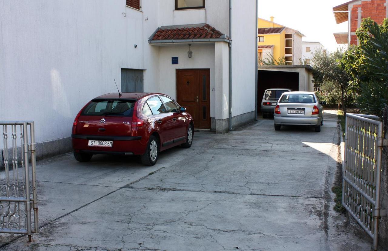 Apartments With A Parking Space Kastel Stafilic, Kastela - 5219 Eksteriør billede